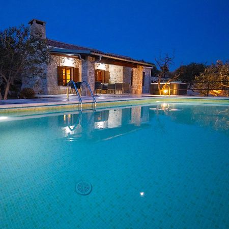 Holiday Home Svemir Drage Exterior foto