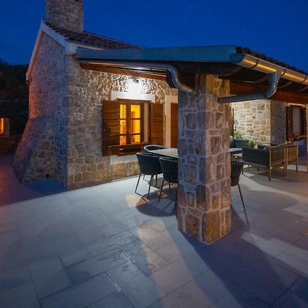 Holiday Home Svemir Drage Exterior foto