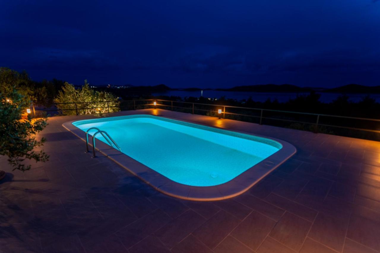 Holiday Home Svemir Drage Exterior foto