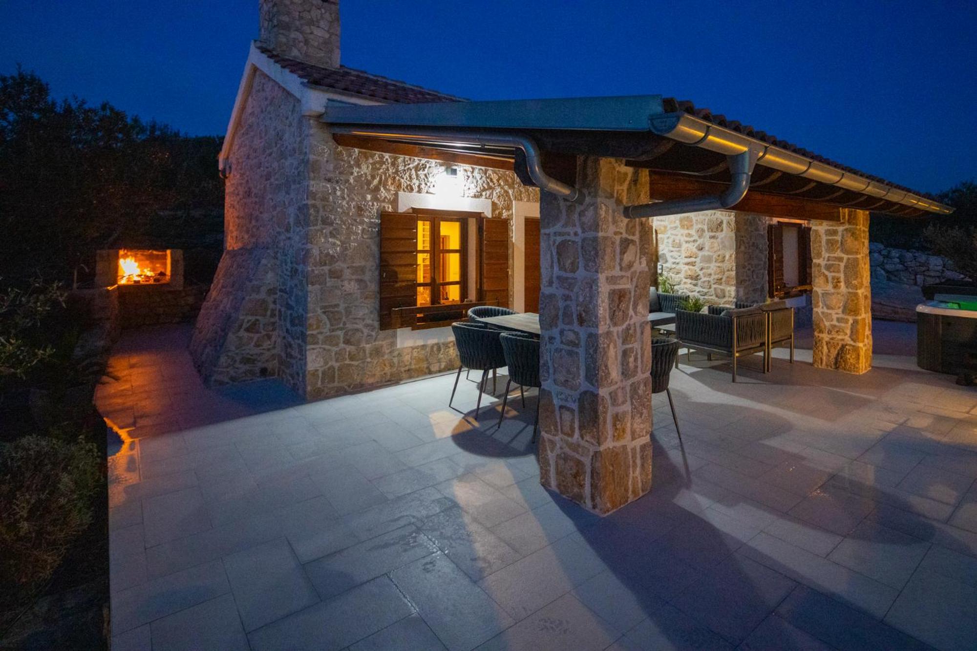 Holiday Home Svemir Drage Exterior foto