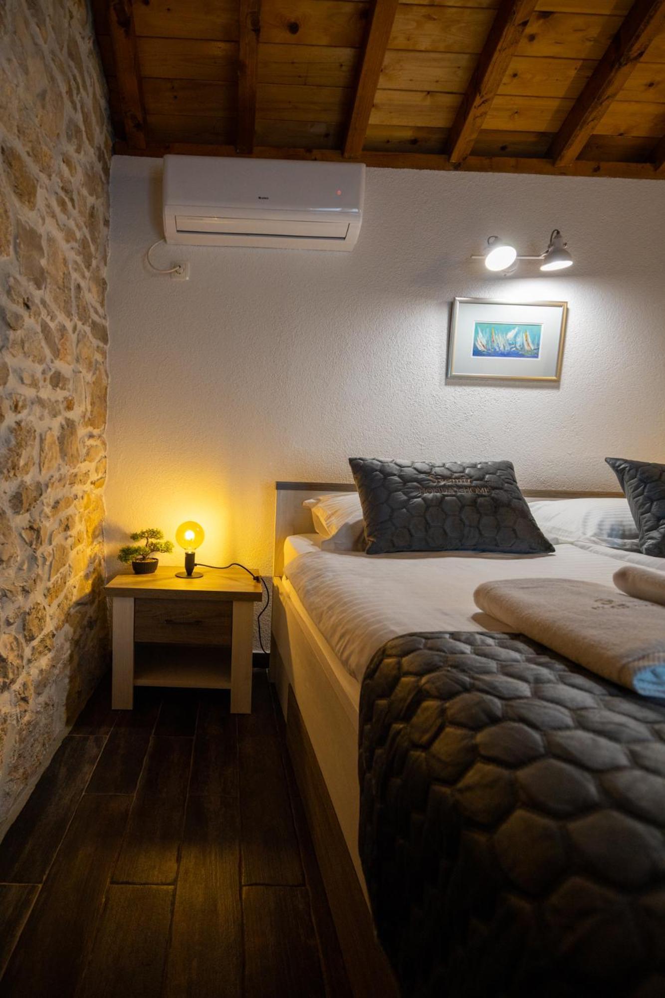 Holiday Home Svemir Drage Exterior foto