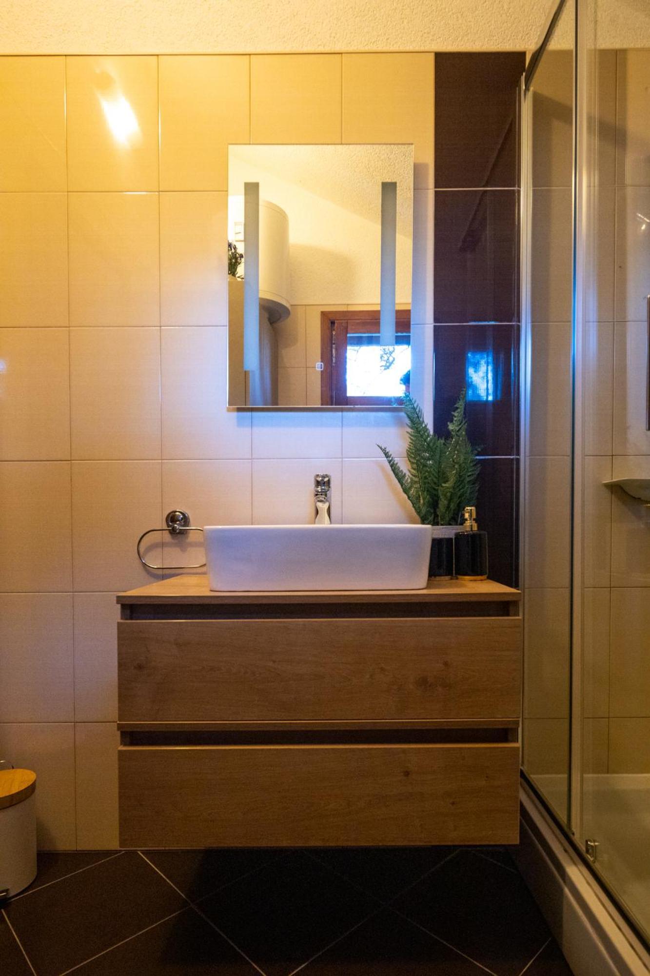 Holiday Home Svemir Drage Exterior foto