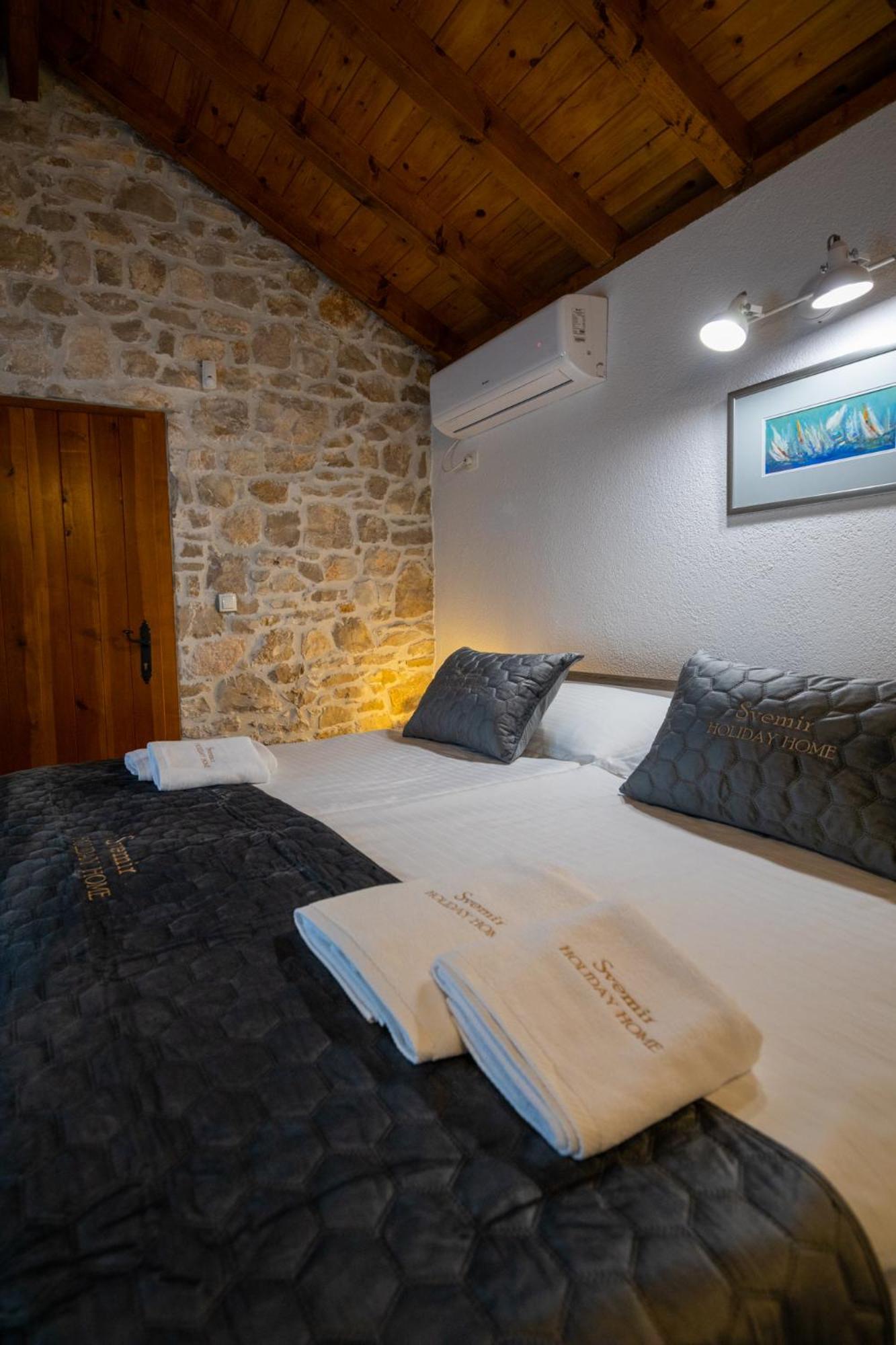 Holiday Home Svemir Drage Exterior foto