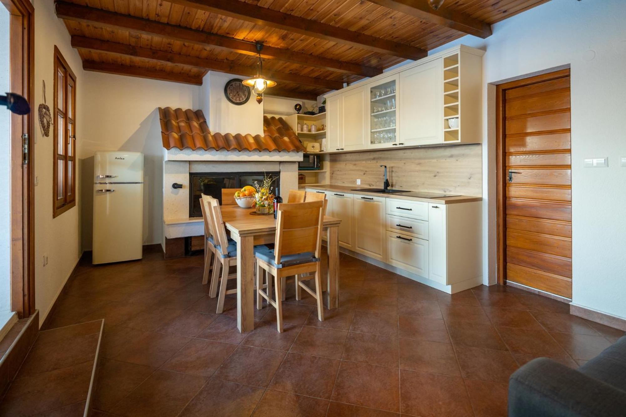 Holiday Home Svemir Drage Exterior foto