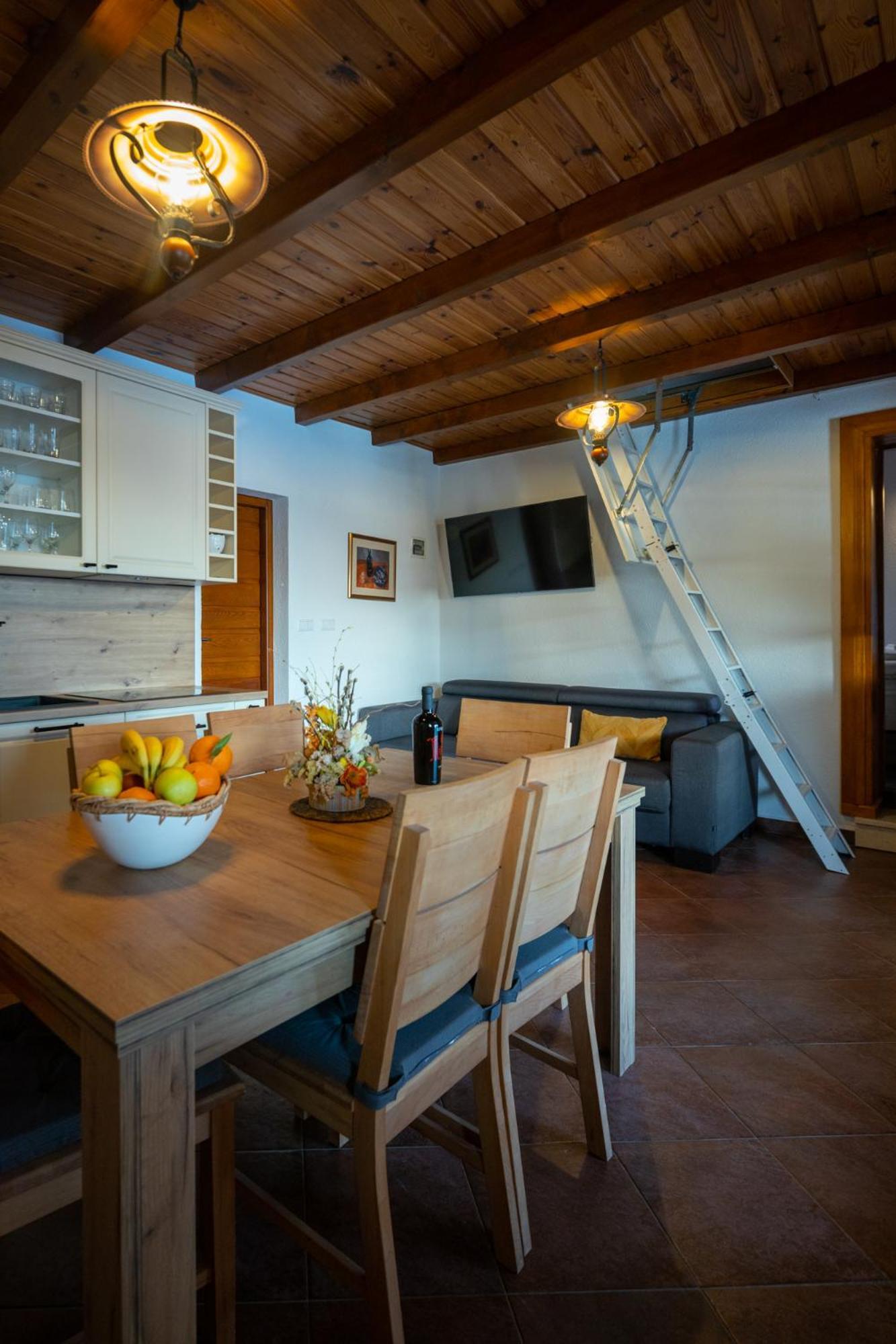 Holiday Home Svemir Drage Exterior foto