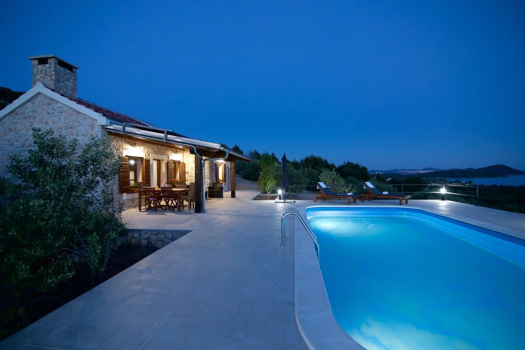 Holiday Home Svemir Drage Exterior foto
